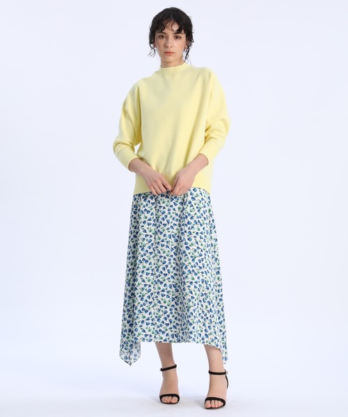 INED（イネド）の「ハイネックボクシーニット（ニット/セーター・レディース・ベージュ/ネイビー/イエロー/ラベンダー・9号）」の6枚目の写真