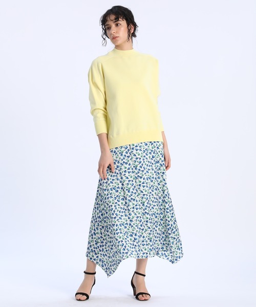 美品❗️【INED】イネド 変則ニットセーター(9)灰色 INED（イネド）の「ハイネックボクシーニット（ニット/セーター