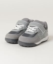 DC（ディーシー）の「DC/ディーシー MEDALIST 3 STRIDER/メダリスト スリー ストライダー ベルクロ ゴム紐 撥水 クッション性 丈夫 リフレクター DK222601（スニーカー・キッズ）」