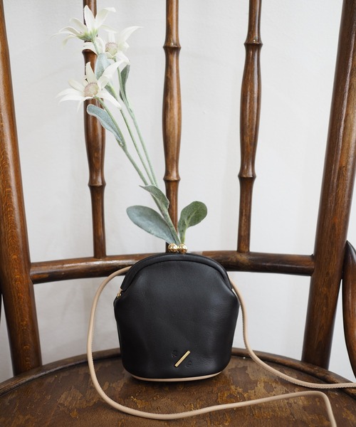 R/b nestle to BEAURE（アールビー）の「Rb ２tone ガマ口 mini Shoulder（ショルダーバッグ・レディース・ブラウン/アイボリー/ブラック/ベージュ・FREE）」の3枚目の写真