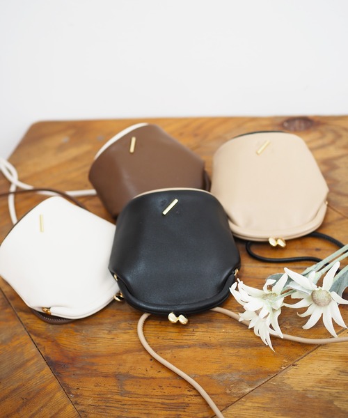 R/b nestle to BEAURE（アールビー）の「Rb ２tone ガマ口 mini Shoulder（ショルダーバッグ・レディース・ブラウン/アイボリー/ブラック/ベージュ・FREE）」の15枚目の写真