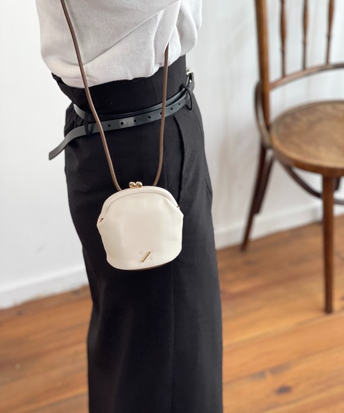 R/b nestle to BEAURE（アールビー）の「Rb ２tone ガマ口 mini Shoulder（ショルダーバッグ・レディース・ブラウン/アイボリー/ブラック/ベージュ・FREE）」の12枚目の写真