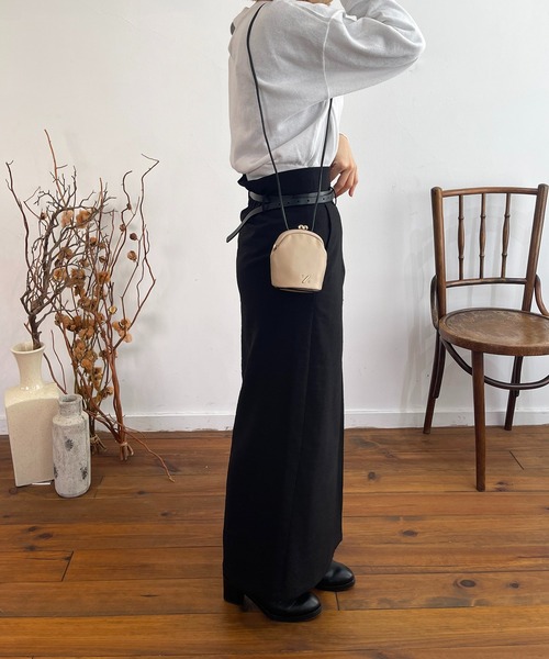 R/b nestle to BEAURE（アールビー）の「Rb ２tone ガマ口 mini Shoulder（ショルダーバッグ・レディース・ブラウン/アイボリー/ブラック/ベージュ・FREE）」の9枚目の写真