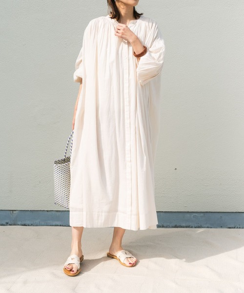 URBAN RESEARCH DOORS（アーバンリサーチドアーズ）の「コットンボイルギャザーワンピース（ワンピース・レディース・ネイビー/オフホワイト/グリーン/グレー系その他・SMALL/MEDIUM）」の9枚目の写真