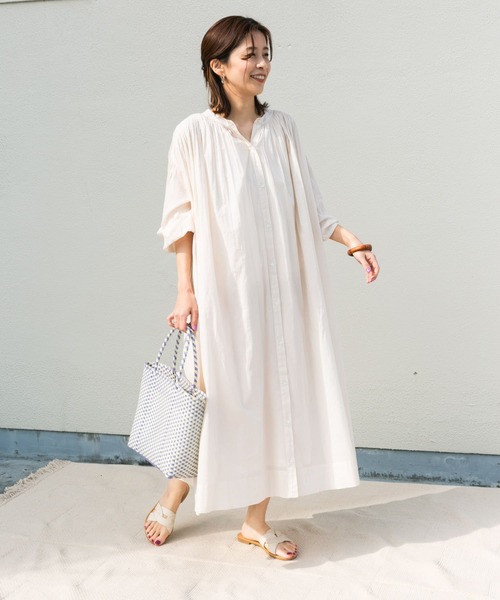 URBAN RESEARCH DOORS（アーバンリサーチドアーズ）の「コットンボイルギャザーワンピース（ワンピース・レディース・ネイビー/オフホワイト/グリーン/グレー系その他・SMALL/MEDIUM）」の14枚目の写真