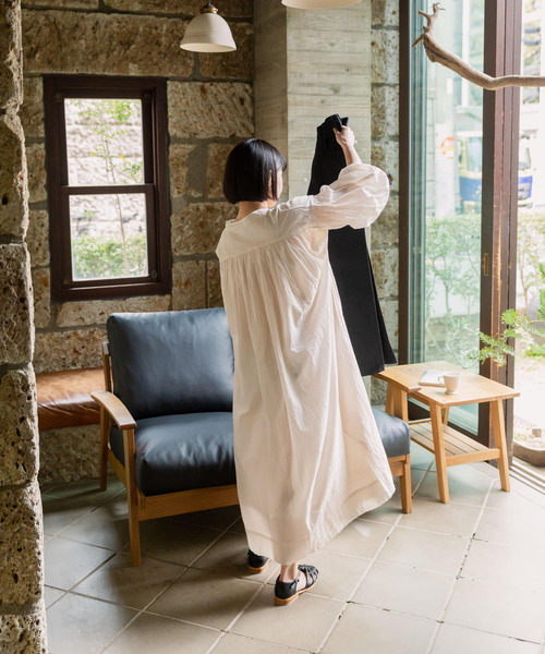 URBAN RESEARCH DOORS（アーバンリサーチドアーズ）の「コットンボイルギャザーワンピース（ワンピース・レディース・ネイビー/オフホワイト/グリーン/グレー系その他・SMALL/MEDIUM）」の21枚目の写真