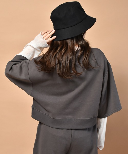 ems excite（エムズエキサイト）の「5分袖ロゴトレーナー（スウェット・レディース・チャコールグレー/ブルー/アイボリー・FREE）」の5枚目の写真