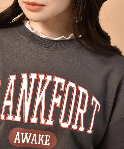 ems excite（エムズエキサイト）の「5分袖ロゴトレーナー（スウェット・レディース・チャコールグレー/ブルー/アイボリー・FREE）」の19枚目の写真