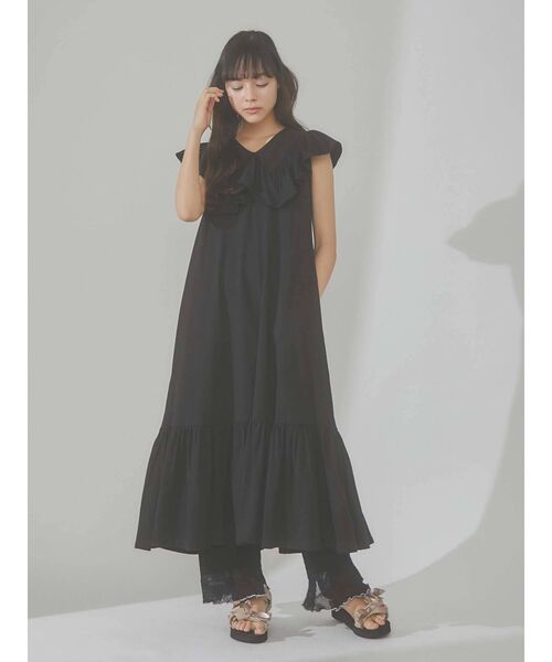 merry jenny（メリージェニー）の「bigフリルカラーカットワンピース（ワンピース・レディース・オフホワイト/ブラック/ベージュ・FREE）」の2枚目の写真