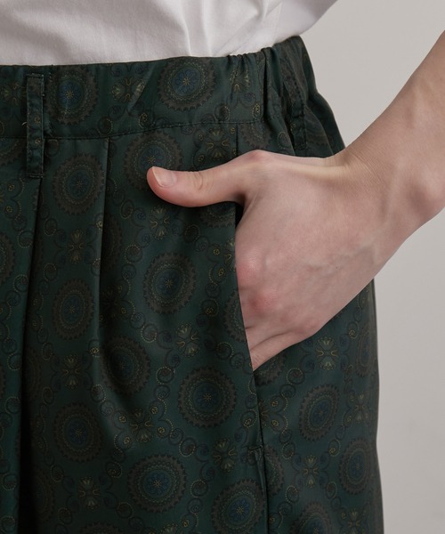 JUNRED(ジュンレッド)の「ヴィンテージアラベスクプリントワイドパンツ(その他パンツ・メンズ・ブラック系その他/グリーン・S/L/M)」の17枚目の写真