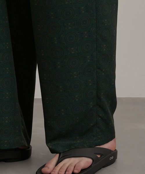 JUNRED(ジュンレッド)の「ヴィンテージアラベスクプリントワイドパンツ(その他パンツ・メンズ・ブラック系その他/グリーン・S/L/M)」の18枚目の写真