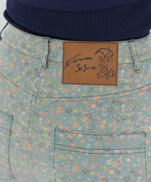 TINA:JOJUN(ティーナジョジュン)の「フラワープリント セミフレアパンツ TINA:JOJUN(その他パンツ・レディース・インディゴブルー/ライトブルー・XS/M/S)」の13枚目の写真