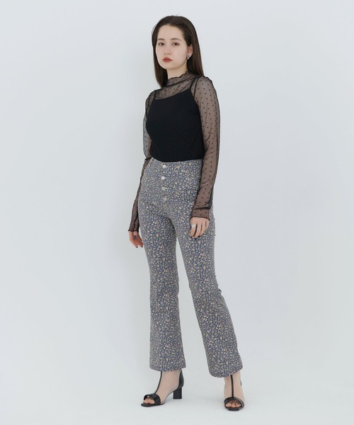 TINA:JOJUN(ティーナジョジュン)の「フラワープリント セミフレアパンツ TINA:JOJUN(その他パンツ・レディース・インディゴブルー/ライトブルー・XS/M/S)」の18枚目の写真