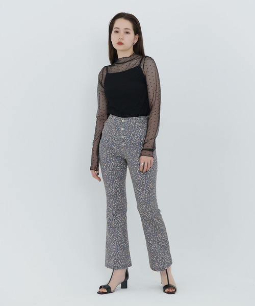 TINA:JOJUN(ティーナジョジュン)の「フラワープリント セミフレアパンツ TINA:JOJUN(その他パンツ・レディース・インディゴブルー/ライトブルー・XS/M/S)」の22枚目の写真