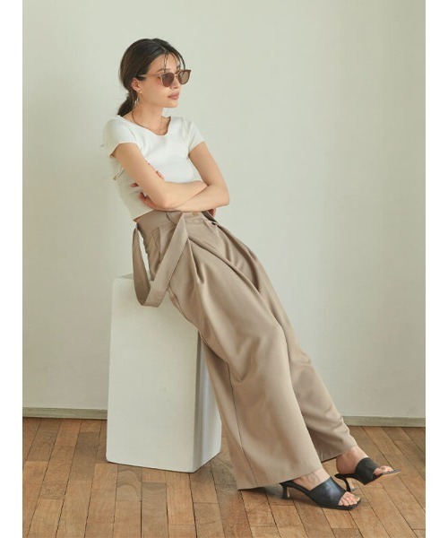 ACYM(アシーム)の「Back open fit Tシャツ(ニット/セーター・レディース・ホワイト/ブラック・FREE)」の9枚目の写真