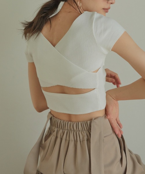 ACYM(アシーム)の「Back open fit Tシャツ(ニット/セーター・レディース・ホワイト/ブラック・FREE)」の12枚目の写真
