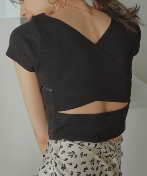 ACYM(アシーム)の「Back open fit Tシャツ(ニット/セーター・レディース・ホワイト/ブラック・FREE)」の17枚目の写真