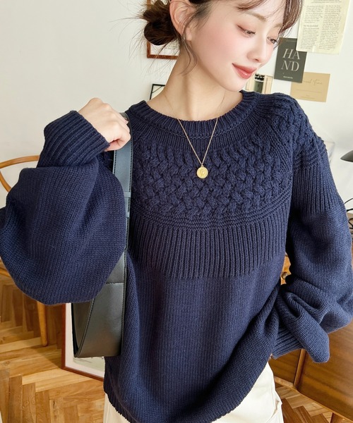 moment+（モーメントプラス）の「求心ケーブル編みニットプルオーバー