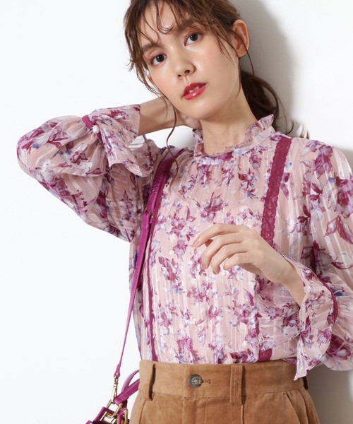 JILL STUART（ジルスチュアート）の「◆ ケリーミックスフラワーブラウス（シャツ/ブラウス・レディース・ブラック/パープル・MEDIUM/SMALL）」の2枚目の写真