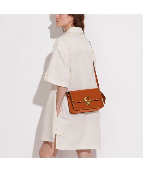【COACH】新作 ストゥディオ ショルダー バッグ・リベット COACH（コーチ）の「【オンライン限定】ストゥディオ ショルダー