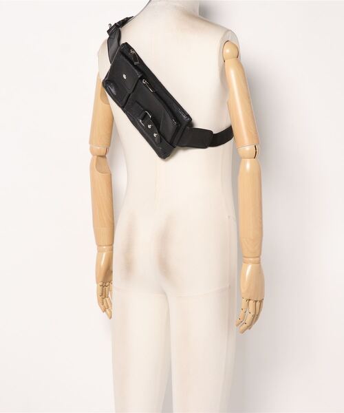 STYLEBLOCK（スタイルブロック）の「レザー風ワンショルダーバッグ（ボディバッグ/ウエストポーチ・メンズ・ブラウン/ブラック・FREE）」の3枚目の写真
