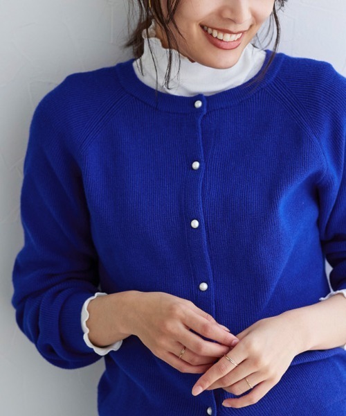 Pierrot（ピエロ）の「パールボタンカーディガン（カーディガン/ボレロ・レディース・ブラック/アイボリー/グレー系その他/ロイヤルブルー/ベージュ/インディゴブルー/ネイビー・M/L/LL）」の7枚目の写真