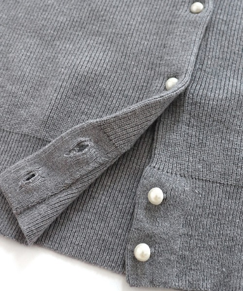 Pierrot（ピエロ）の「パールボタンカーディガン（カーディガン/ボレロ・レディース・ブラック/アイボリー/グレー系その他/ロイヤルブルー/ベージュ/インディゴブルー/ネイビー・M/L/LL）」の11枚目の写真