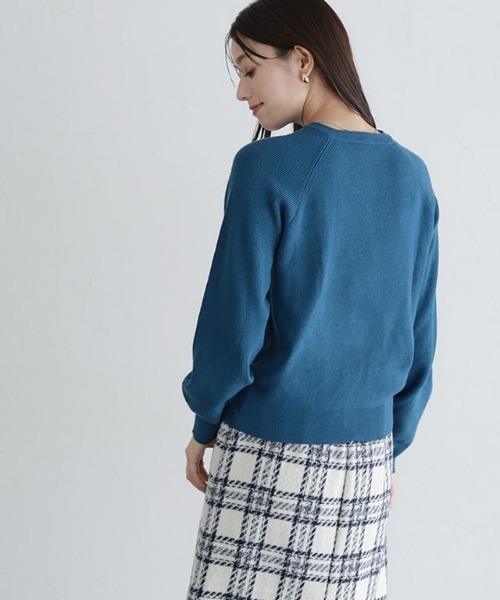 Pierrot（ピエロ）の「パールボタンカーディガン（カーディガン/ボレロ・レディース・ブラック/アイボリー/グレー系その他/ロイヤルブルー/ベージュ/インディゴブルー/ネイビー・M/L/LL）」の14枚目の写真