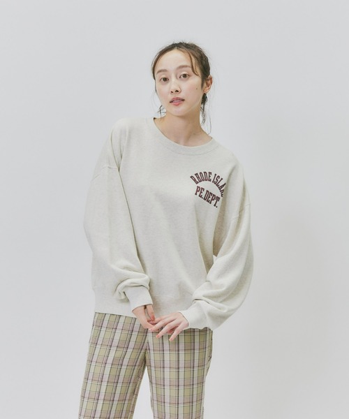 Champion(チャンピオン)の「【Champion】ワンポイントカレッジクルースウェット(スウェット・レディース・オフホワイト/オレンジ/ダークグレー・M/L)」の4枚目の写真