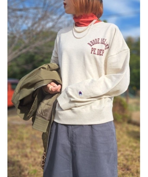 Champion(チャンピオン)の「【Champion】ワンポイントカレッジクルースウェット(スウェット・レディース・オフホワイト/オレンジ/ダークグレー・M/L)」の11枚目の写真