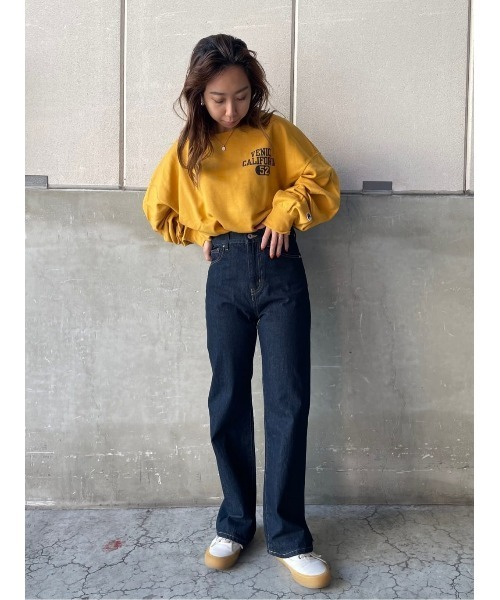 Champion(チャンピオン)の「【Champion】ワンポイントカレッジクルースウェット(スウェット・レディース・オフホワイト/オレンジ/ダークグレー・M/L)」の17枚目の写真