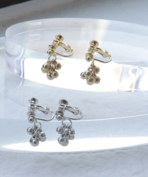 NOLLEY’S Sophi（ノーリーズソフィ）の「ボールシャワーイヤリング（イヤリング・レディース・シルバー/ゴールド・FREE）」の4枚目の写真