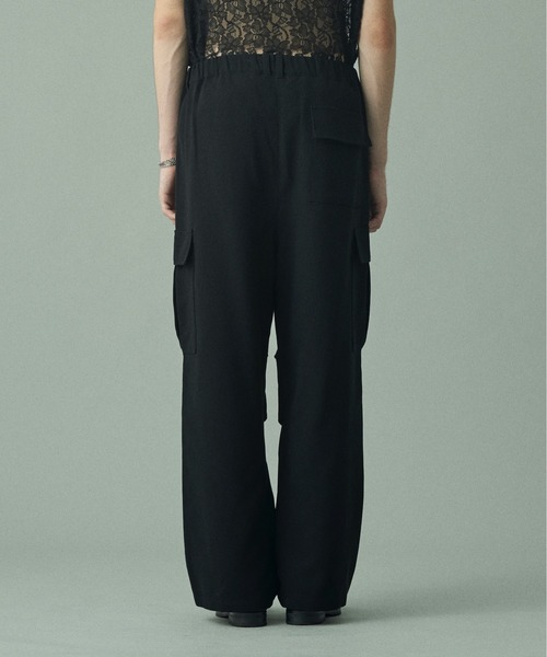 juha（ユハ）の「HARDTWIST COTTON CARGO PANTS（カーゴパンツ・メンズ・オフホワイト/ブラック・4/3/2）」の11枚目の写真