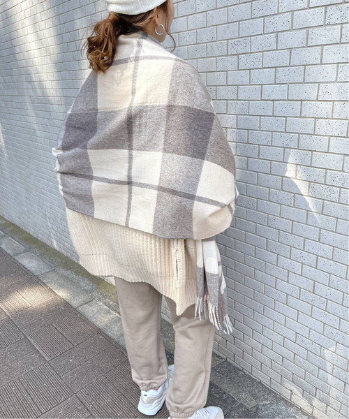 Joshua Ellis(ジョシュアエリス)の「【Joshua Ellis/ジョシュアエリス】 カシミヤチェックストール(マフラー・レディース・チャコールグレー/アイボリー/ベージュ系その他/ブルー系その他/オレンジ・FREE)」の18枚目の写真