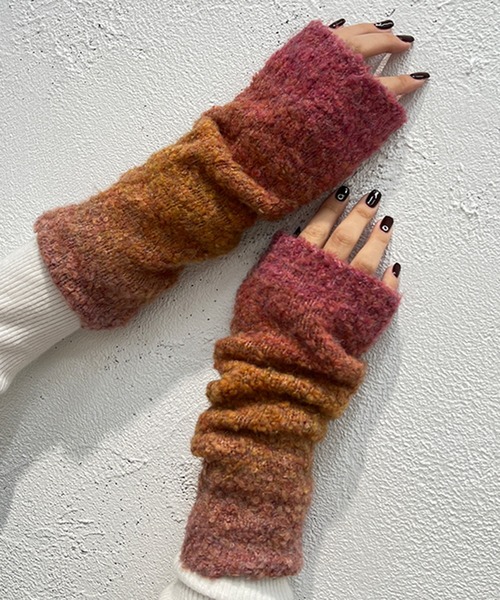 kutir(クティール)の「グラデアームウォーマー(アームカバー・レディース・ブラウン/レッド/ブラック・FREE)」の3枚目の写真