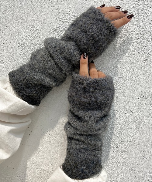 kutir(クティール)の「グラデアームウォーマー(アームカバー・レディース・ブラウン/レッド/ブラック・FREE)」の4枚目の写真