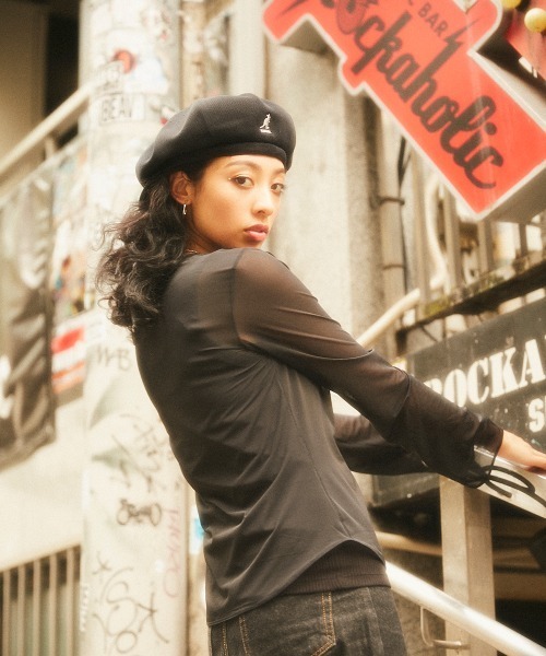 ブラウンゴールドストライプキャスケット KANGOL（カンゴール）の「KANGOL TROPIC SPITFIRE（キャスケット