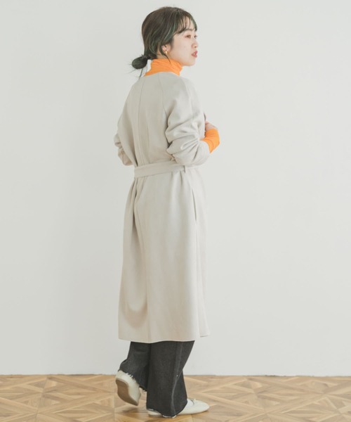 ITEMS URBANRESEARCH（アイテムズ アーバンリサーチ）の「フェイクスエードガウンコート（ノーカラーコート・レディース・アイボリー/モカ/ブラウン・FREE）」の15枚目の写真