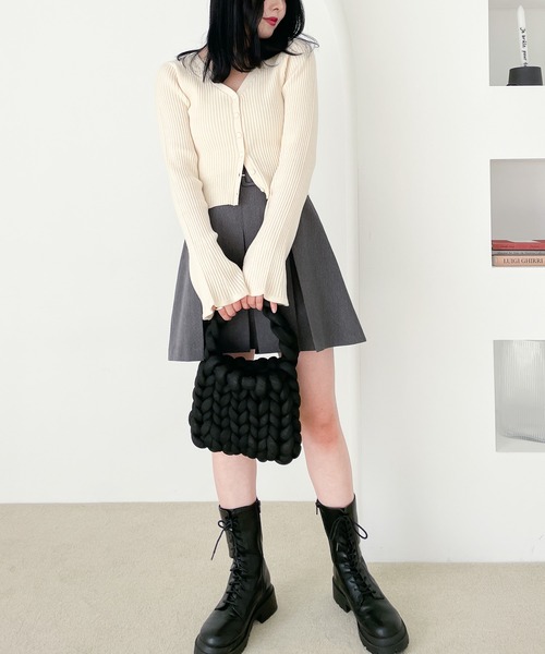 Heather（ヘザー）の「袖フレアピタニットカーディガン　193494（カーディガン/ボレロ・レディース・アイボリー/ネイビー/イエロー/パープル・FREE）」の7枚目の写真