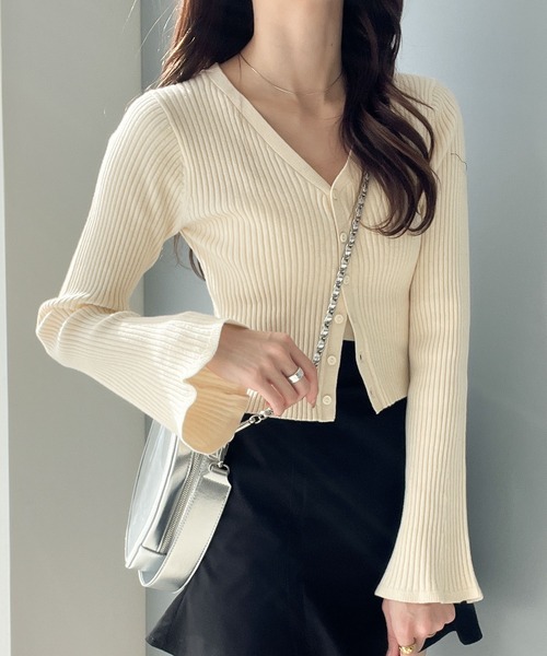 Heather（ヘザー）の「袖フレアピタニットカーディガン　193494（カーディガン/ボレロ・レディース・アイボリー/ネイビー/イエロー/パープル・FREE）」の9枚目の写真