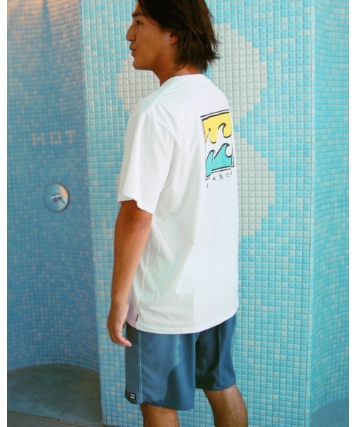 BILLABONG(ビラボン)の「BILLABONG メンズ 【FOR SAND AND WATER】 SOFTTY TEE ラッシュガード 【2023年春夏モデル】/ビラボンラッシュ半袖Tシャツ(ラッシュガード・メンズ・ブラック/オフホワイト/ライトブルー・MEDIUM/LARGE/X-LARGE)」の7枚目の写真