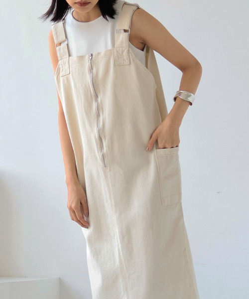 hellam（へラム）の「デニム ミリタリージャンスカ（ジャンパースカート・レディース・ブラック/アイボリー・FREE）」の2枚目の写真