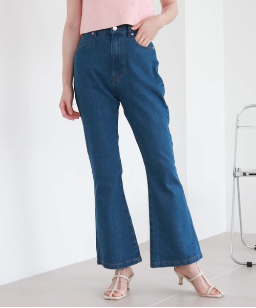 archives（アルシーヴ）の「タイトフレアデニム（デニムパンツ・レディース・サックスブルー/ブルー・SMALL/MEDIUM）」の2枚目の写真