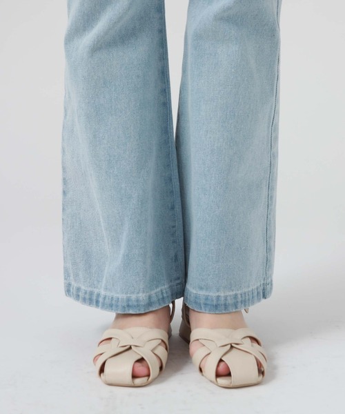 archives（アルシーヴ）の「タイトフレアデニム（デニムパンツ・レディース・サックスブルー/ブルー・SMALL/MEDIUM）」の13枚目の写真