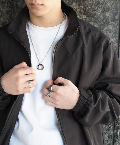 SBG(エスビー)の「SBG 3連リングネックレス(ネックレス・メンズ・シルバー×ブラック/シルバー×ブルー/シルバー系その他/シルバー×ゴールド・FREE)」の13枚目の写真