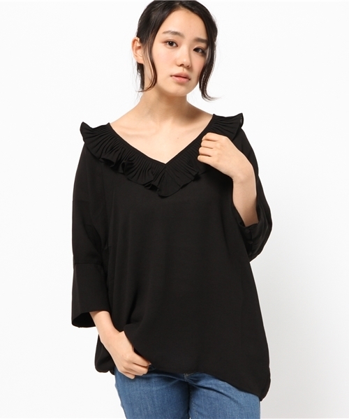 mystic（ミスティック）の「衿フリルVプルオーバー（シャツ/ブラウス・レディース・オフホワイト/ネイビー/ブラック・ﾌﾘ-）」の2枚目の写真