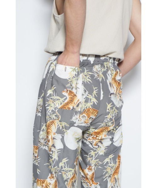 乱痴気(ランチキ)の「【Go Barefoot】Beach Pants - Tiger Faded(その他パンツ・メンズ・シルバー/クリーム・M)」の6枚目の写真