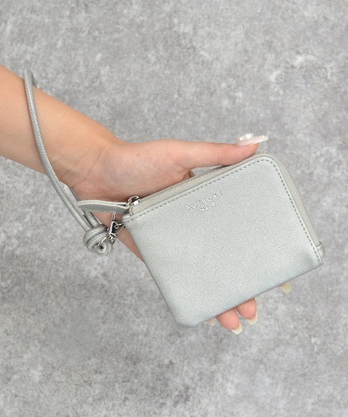 ALTROSE（アルトローズ）の「L字ファスナー ミニ財布 シンシア（財布・レディース・マスタード/ブラック系/ベージュ/ブラウン系/ブラック/アイボリー系/ブルー/シルバー・FREE）」の8枚目の写真