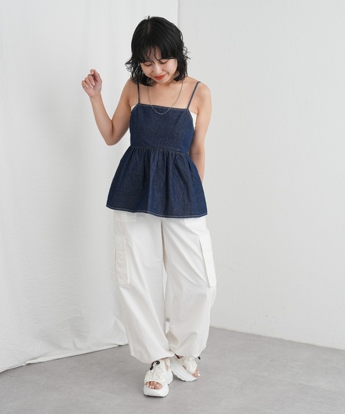 COLONY 2139（コロニートゥーワンスリーナイン）の「デニムキャミブラウス（キャミソール・レディース・ネイビー/ブルー・FREE）」の4枚目の写真
