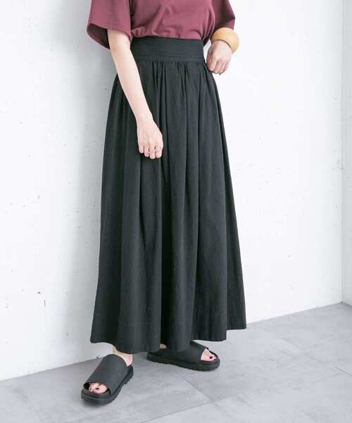 KBF（ケイビーエフ）の「タックギャザーボリュームフレアスカート（スカート・レディース・ブラック/オフホワイト・ONE）」の8枚目の写真